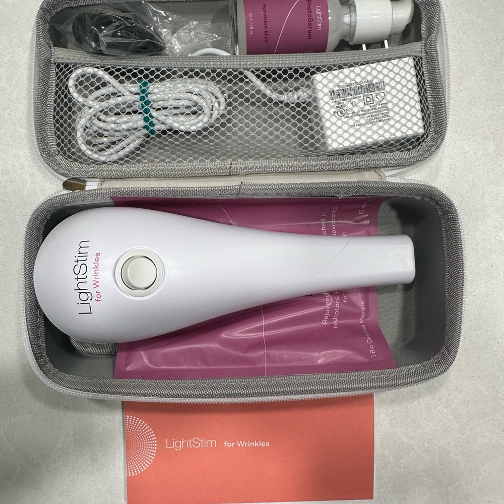 LightStim Hydration Set with Serum and Mask